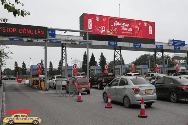 đặt xe taxi sân bay nội bài